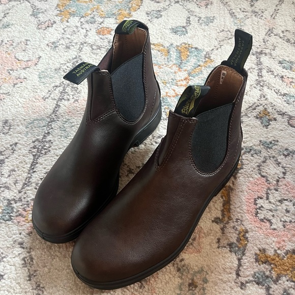 New Blundstones - Picture 4 of 5